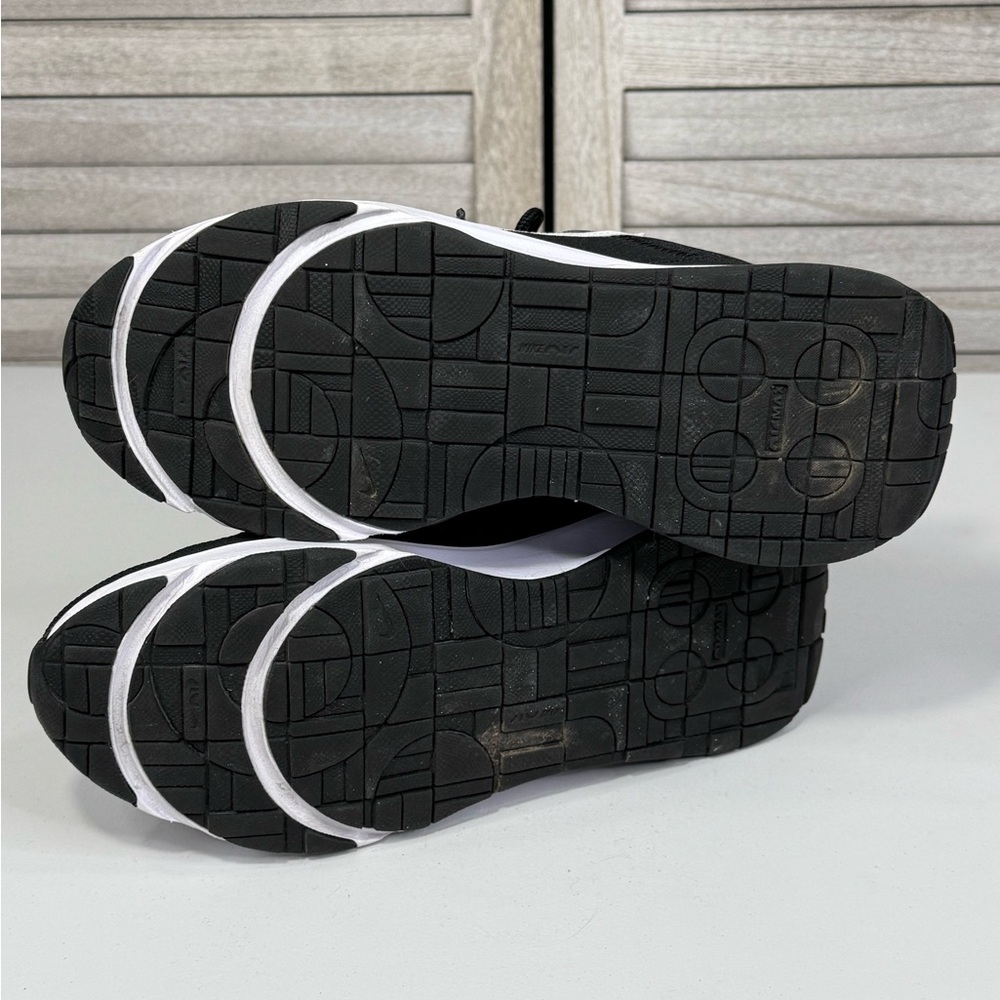 NIKE Women's Air Max Interlock Lite Sneakers Black/White-8 - Picture 7 of 9